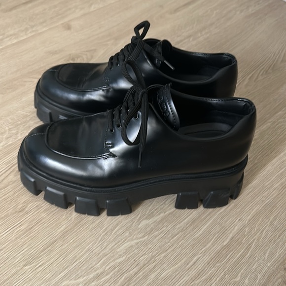 Prada Monolith brushed leather lace-up shoes 39.5 - Picture 3 of 3